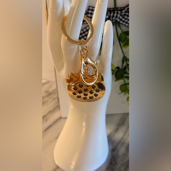 NWOT Hello Kitty Rhinestone Keychain with Mirror Red Bow Keychain - Picture 2 of 11